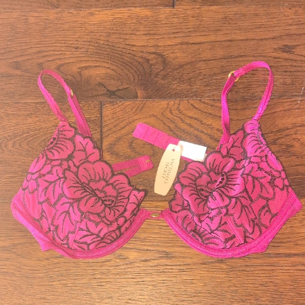 Victoria's Secret Pink Lace Bra with Underwire and Adjustable Straps